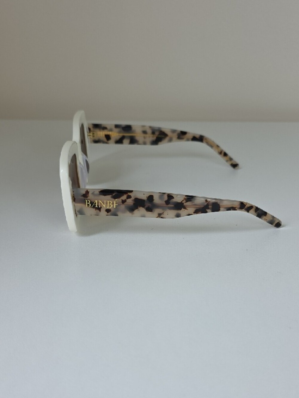 Banbe Beige Rectangular Sunglasses with Brown Lenses and Tortoiseshell Temples - Picture 2 of 8